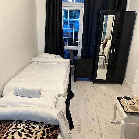 Happy Hours Home Stay Londyn Zewnętrze zdjęcie