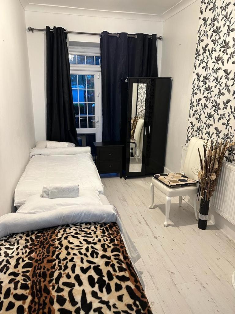 Happy Hours Home Stay Londyn Zewnętrze zdjęcie
